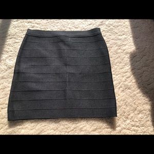 GUESS Women’s Skirt Size small. Slightly stretch fabric.